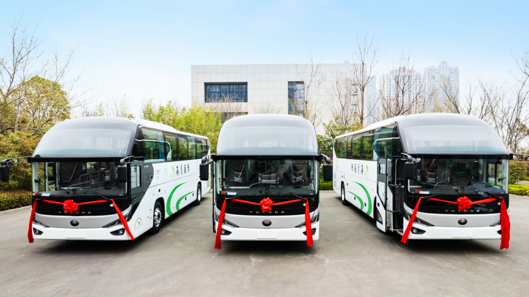 行業最大批量！宇通100輛高端旅游客車交付新疆